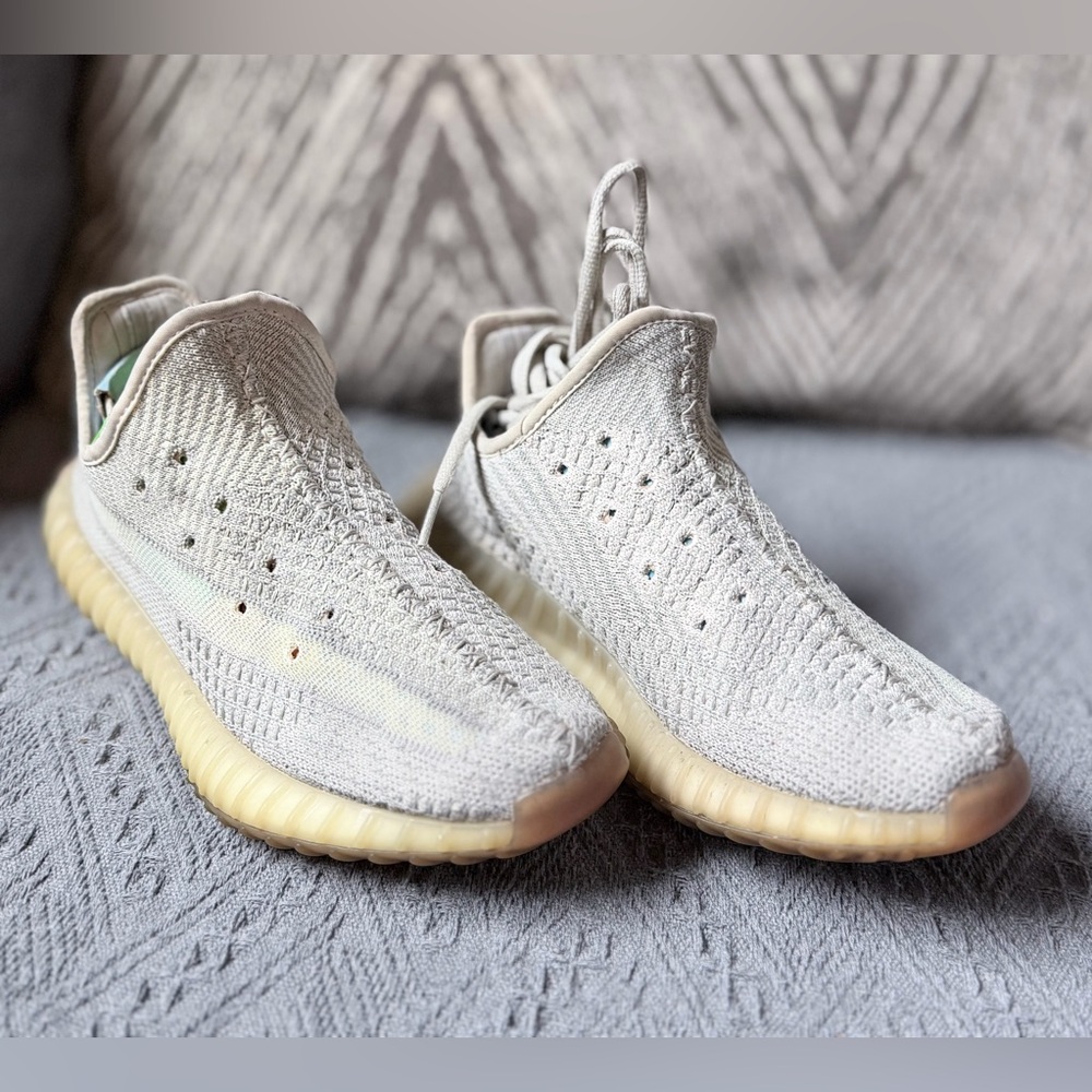 Women’s Unbranded Knit Sock Sneakers – Beige / Gum Sole